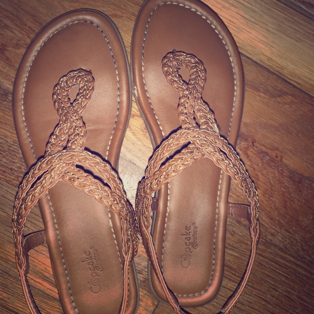 Girl’s sandals